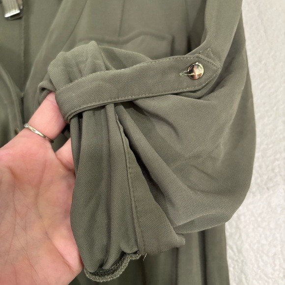 Olive Green Romper Shorts Jumpsuit Size Small 100% Rayon Gold Button Accents - Picture 5 of 9